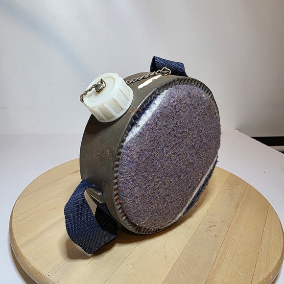 Vintage Western Style 2 Qt. Blanket Canteen Rustic Adjustable Strap Prop Decor f - Picture 2 of 9